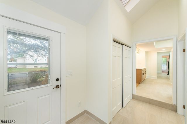 69 W Hanover Ave, Morris Plains Boro, NJ 07950