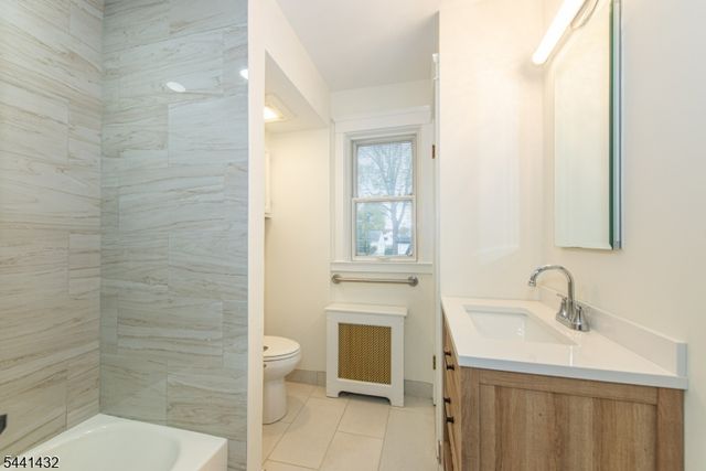 69 W Hanover Ave, Morris Plains Boro, NJ 07950