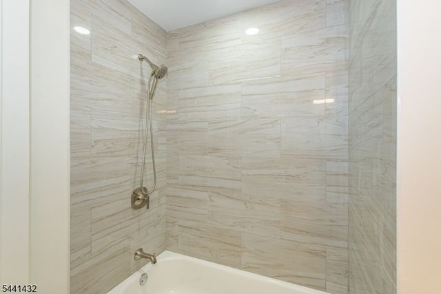 69 W Hanover Ave, Morris Plains Boro, NJ 07950