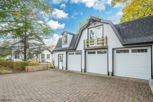 69 W Hanover Ave, Morris Plains Boro, NJ 07950