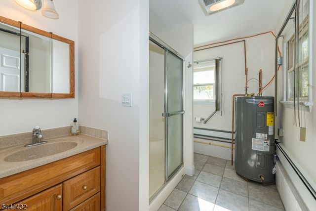69 W Hanover Ave, Morris Plains Boro, NJ 07950