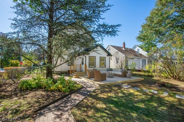 69 W Hanover Ave, Morris Plains Boro, NJ 07950