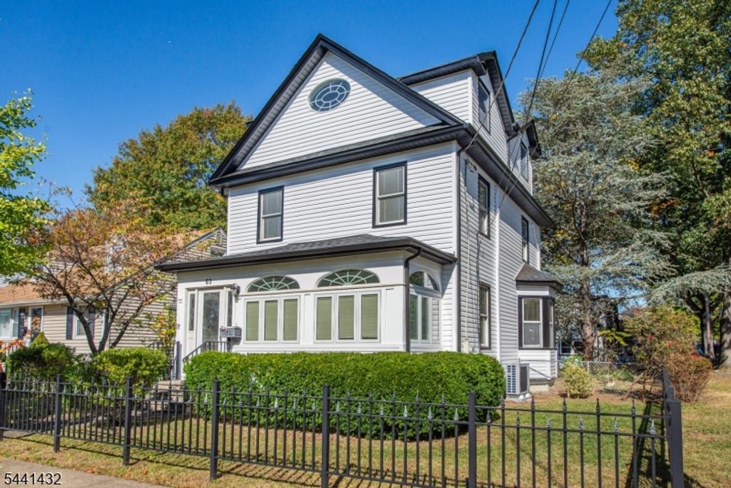 69 W Hanover Ave, Morris Plains Boro, NJ 07950