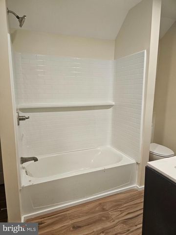 214 N EAST LN, Winchester, VA 22601