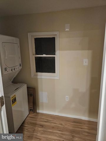 214 N EAST LN, Winchester, VA 22601