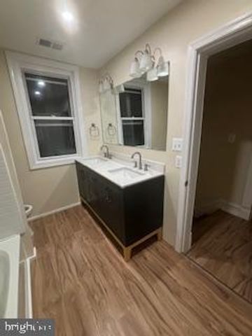 214 N EAST LN, Winchester, VA 22601