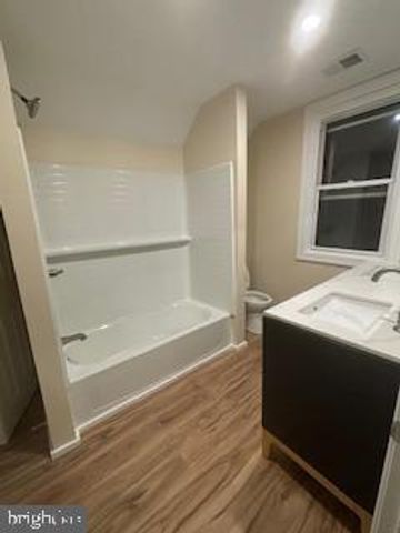 214 N EAST LN, Winchester, VA 22601