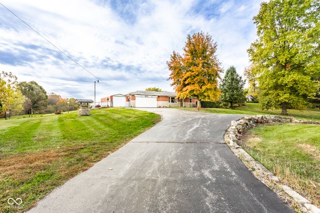 8915 N Waverly Park Road, Martinsville, IN 46151