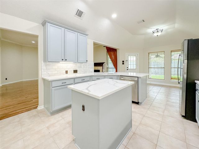 11922 Hueco Tanks Drive, Sugar Land, TX 77498