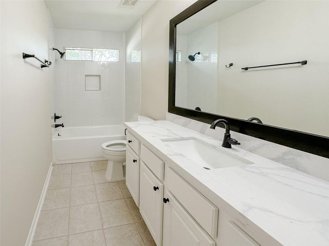 11922 Hueco Tanks Drive, Sugar Land, TX 77498