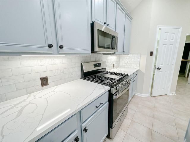 11922 Hueco Tanks Drive, Sugar Land, TX 77498