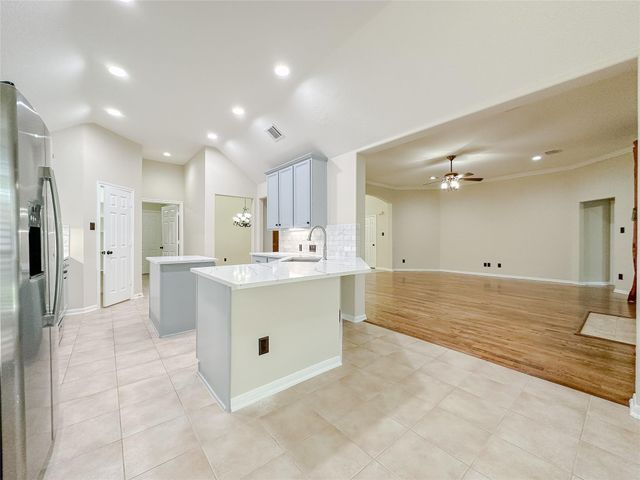 11922 Hueco Tanks Drive, Sugar Land, TX 77498