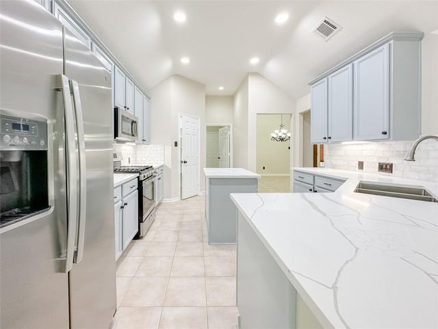 11922 Hueco Tanks Drive, Sugar Land, TX 77498