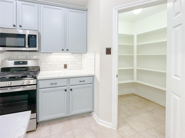 11922 Hueco Tanks Drive, Sugar Land, TX 77498