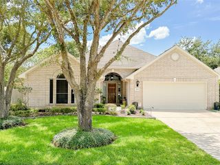 11922 Hueco Tanks Drive, Sugar Land, TX 77498
