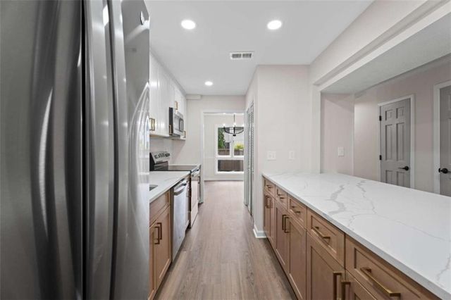 915 Cedar Creek S, Marietta, GA 30067