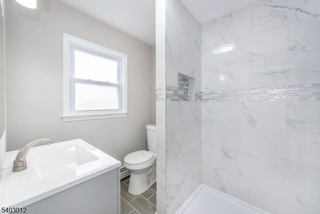 24 Argonne Ct, Teaneck Twp., NJ 07666