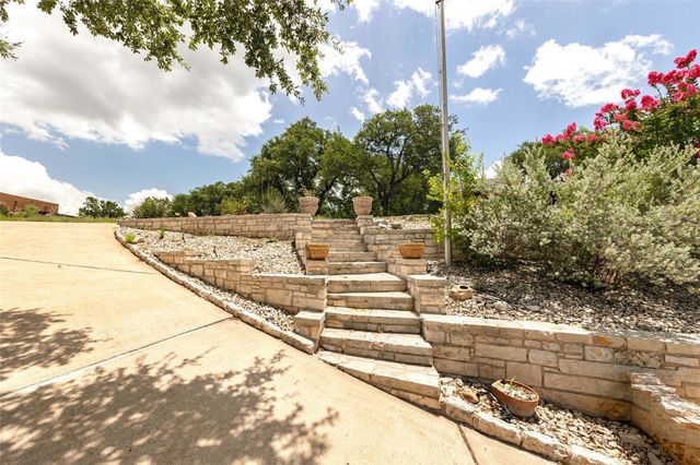 8424 Bronco Buster TRL, Lago Vista, TX 78645