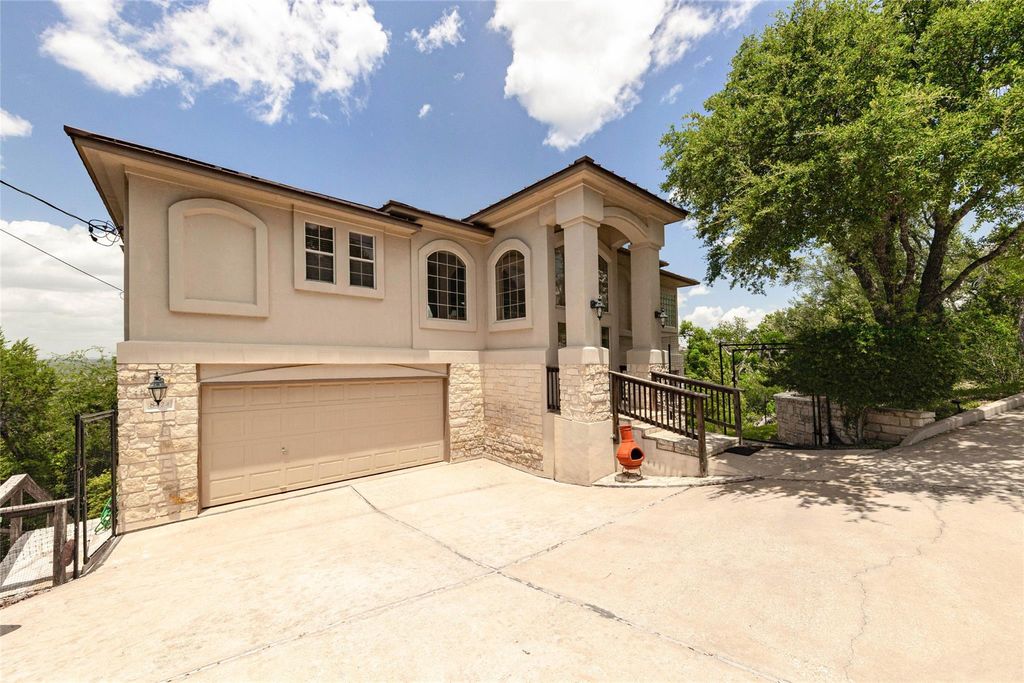 8424 Bronco Buster TRL, Lago Vista, TX 78645
