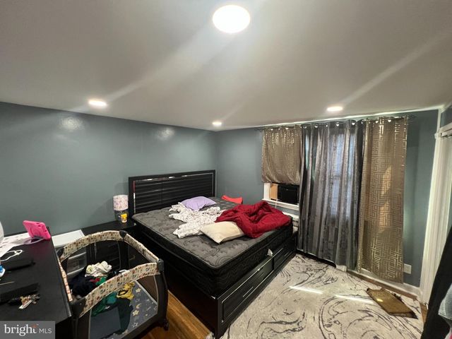 5445 MARSDEN ST, Philadelphia, PA 19124