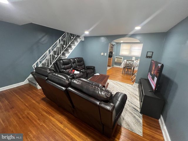 5445 MARSDEN ST, Philadelphia, PA 19124