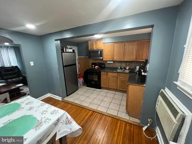 5445 MARSDEN ST, Philadelphia, PA 19124