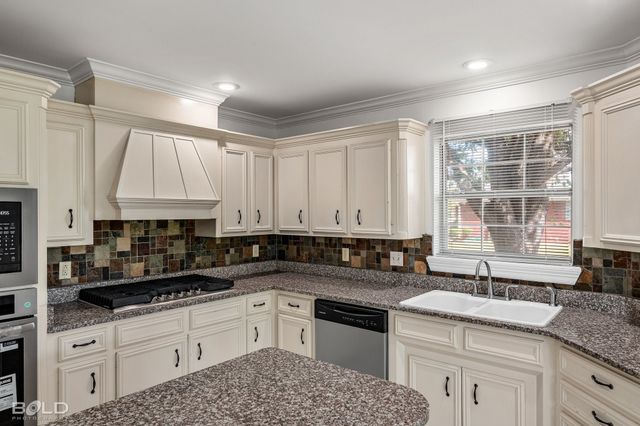 1808 Emberwood Circle, Bossier City, LA 71111