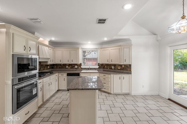 1808 Emberwood Circle, Bossier City, LA 71111