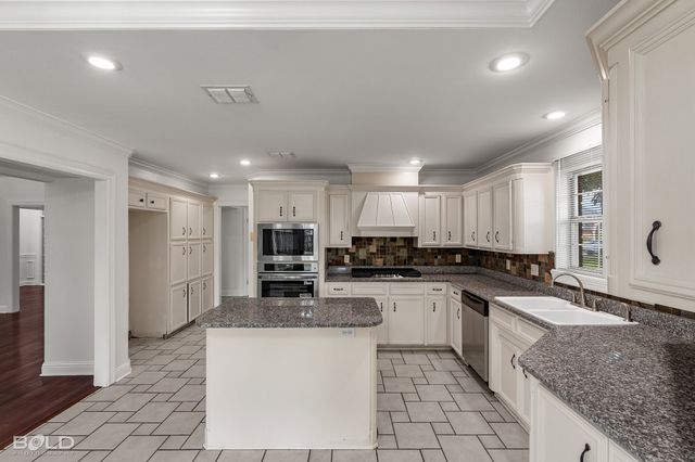 1808 Emberwood Circle, Bossier City, LA 71111