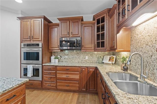1028 Towne Lake Hills E, Woodstock, GA 30189