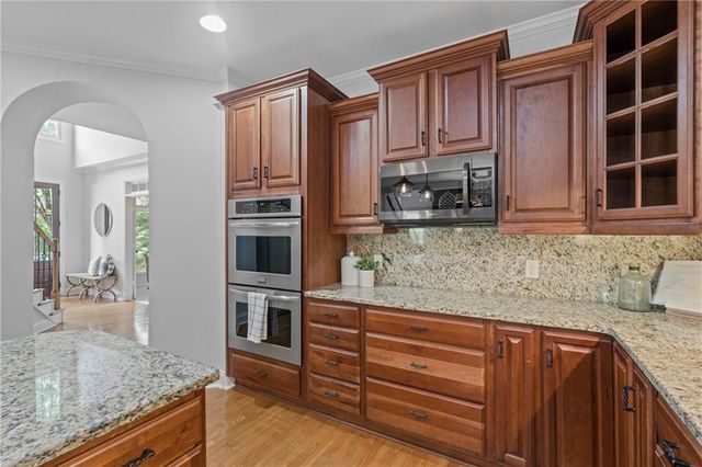 1028 Towne Lake Hills E, Woodstock, GA 30189