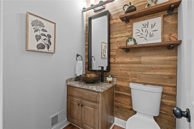 1028 Towne Lake Hills E, Woodstock, GA 30189