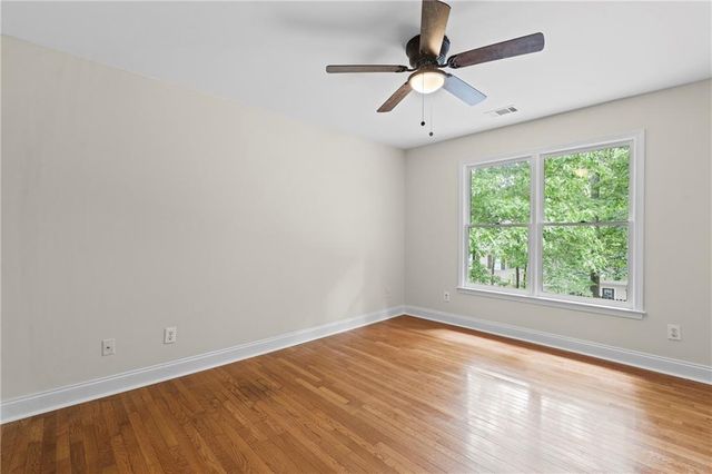 1028 Towne Lake Hills E, Woodstock, GA 30189
