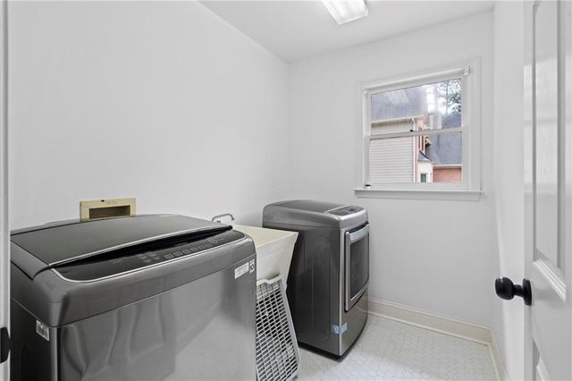 1028 Towne Lake Hills E, Woodstock, GA 30189