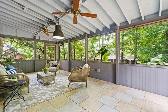 1028 Towne Lake Hills E, Woodstock, GA 30189
