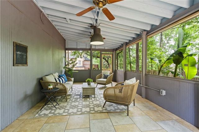 1028 Towne Lake Hills E, Woodstock, GA 30189