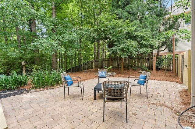 1028 Towne Lake Hills E, Woodstock, GA 30189