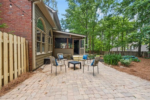 1028 Towne Lake Hills E, Woodstock, GA 30189