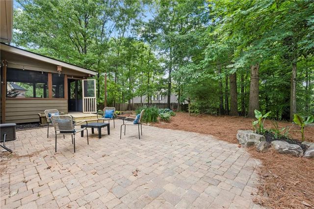 1028 Towne Lake Hills E, Woodstock, GA 30189