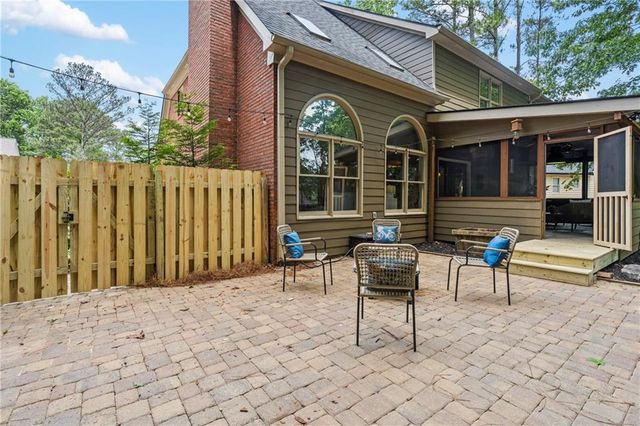 1028 Towne Lake Hills E, Woodstock, GA 30189