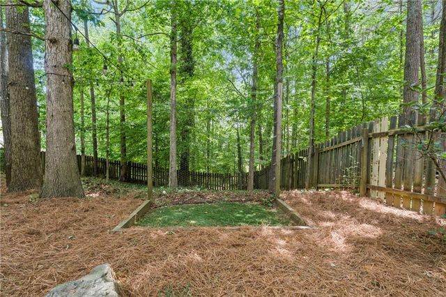 1028 Towne Lake Hills E, Woodstock, GA 30189