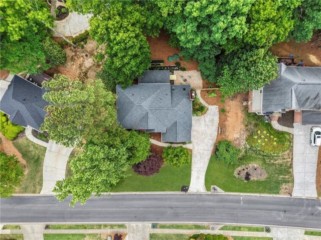 1028 Towne Lake Hills E, Woodstock, GA 30189