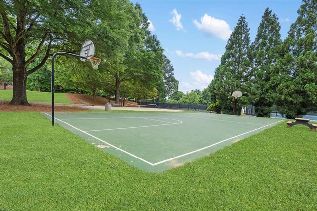 1028 Towne Lake Hills E, Woodstock, GA 30189
