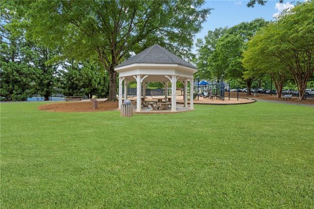 1028 Towne Lake Hills E, Woodstock, GA 30189