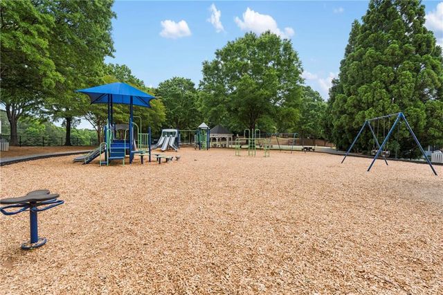 1028 Towne Lake Hills E, Woodstock, GA 30189