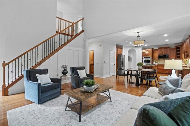 1028 Towne Lake Hills E, Woodstock, GA 30189