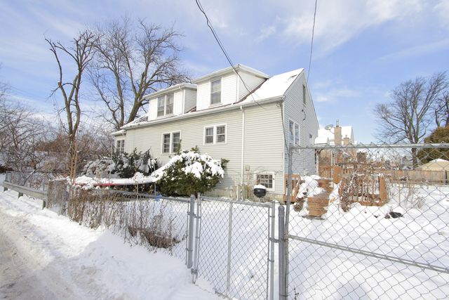 3417 N Kostner Avenue, Chicago, IL 60641