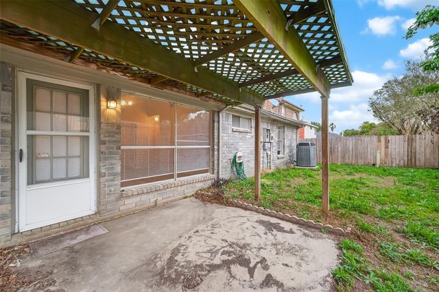 17423 Saxon Drive, Houston, TX 77095