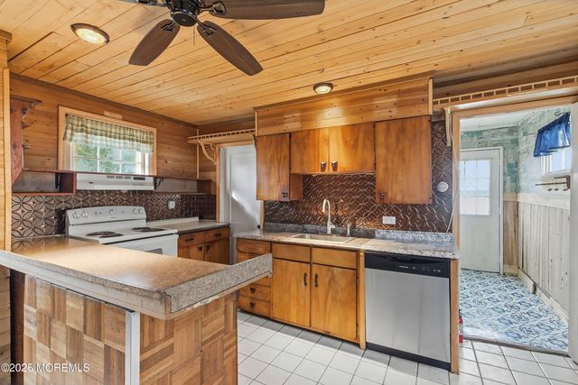 709 Talmadge Avenue, Oakhurst, NJ 07755