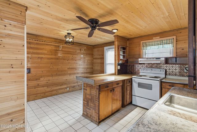 709 Talmadge Avenue, Oakhurst, NJ 07755